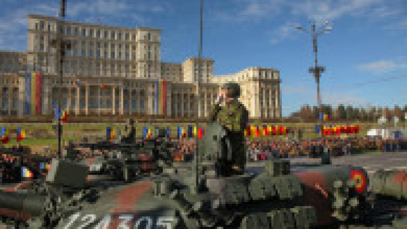 Parada militara 2015 Piata Constitutiei - Fortele Terestre Romane 27 | Poza 22 din 48