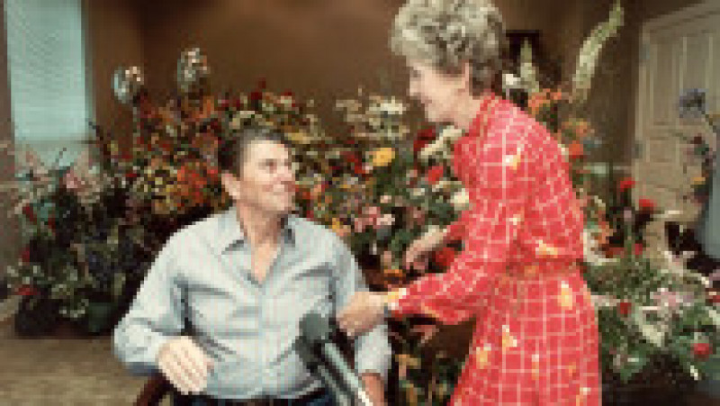 1985 Ronald si Nancy Reagan la spital - GettyImages-2855713 | Poza 8 din 17