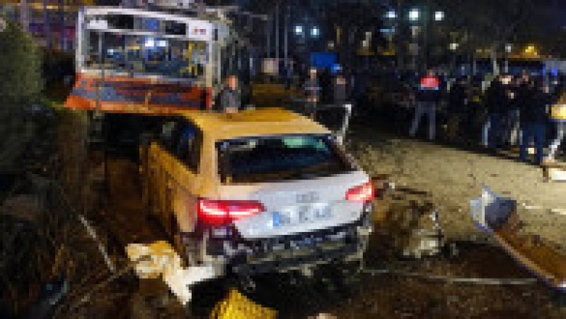 atentat turcia ankara masini din spatepompieri GettyImages-515400998 | Poza 4 din 10