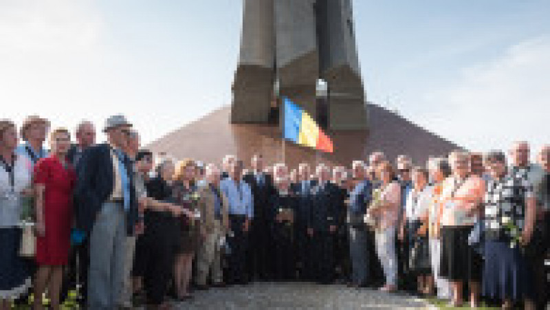 inaugurarea monumentului aripi 10-supravietuitori - presidency.ro | Poza 7 din 16