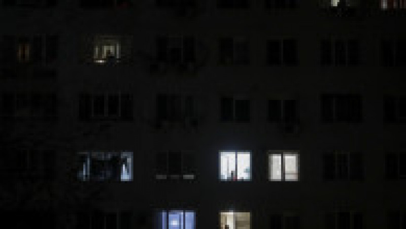 oameni ferestre bloc lumina inviere paste 2020 ID136341_INQUAM_Photos_Octav_Ganea | Poza 1 din 9