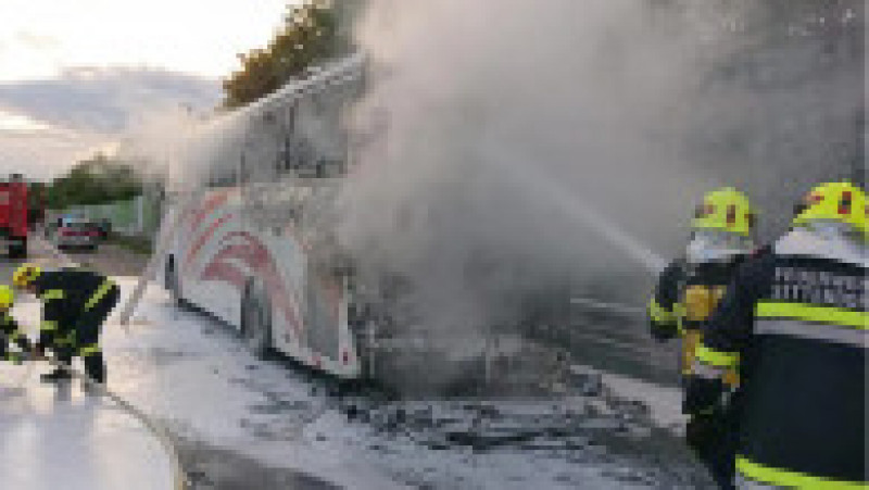 Un autocar cu români a luat foc în Austria | Poza 3 din 3