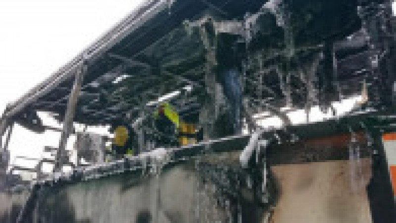 Un autocar cu români a luat foc în Austria | Poza 2 din 3