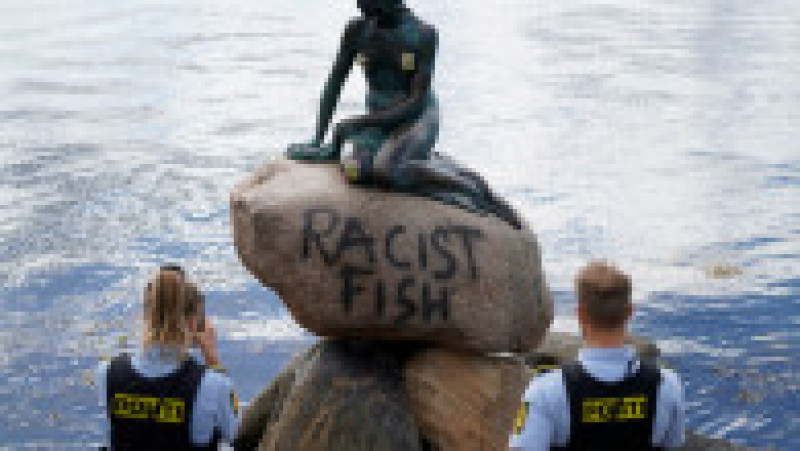 Statuia "Mica Sirenă" din Copenhaga a fost vandalizată. FOTO: Profimedia Images | Poza 2 din 4