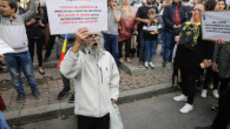 Protest în Piața Universității față de restricțiile din pandemie, 10 octombrie 2020 Foto: Inquam Photos / George Călin | Poza 3 din 3