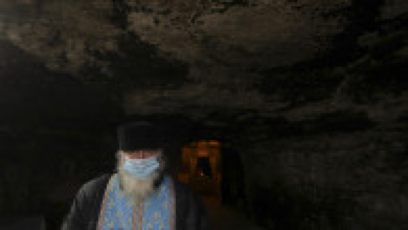 IPS Teodosie a organizat pelerinajul la peștera Sf. Andrei în timp de pandemie, în ciuda unei decizii judecătorești și a sfaturilor și avertismentelor venite de la autorități. Foto: Inquam Photos / Octav Ganea | Poza 2 din 9