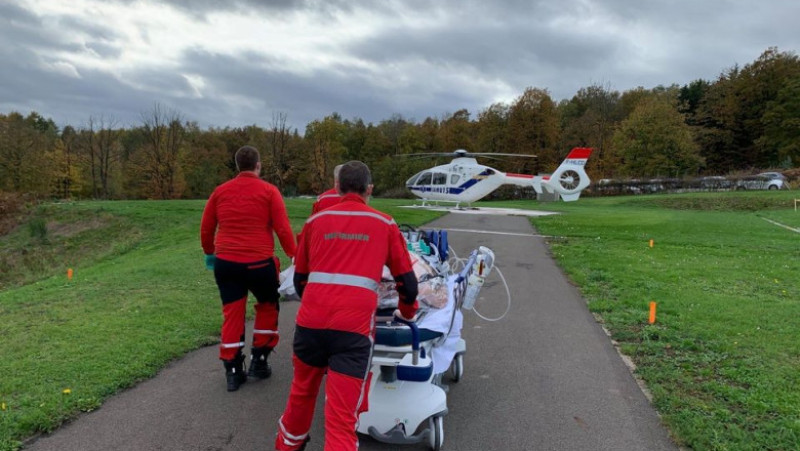 Pacienți în stare gravă sunt transferați cu elicopterul din Belgia în Germania. Foto: Facebook / ASBL Helicopter Medical Center