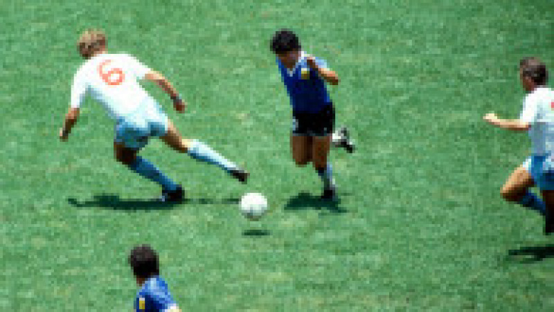Argentina a învins Anglia în sferturile de finală ale CM 1986 cu 2-1. Foto: Profimedia Images | Poza 41 din 42