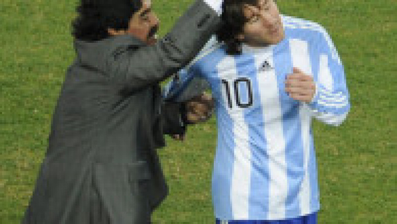 Diego Maradona şi Lionel Messi la Campionatul Mondial din 2010. Foto: Profimedia Images | Poza 37 din 42