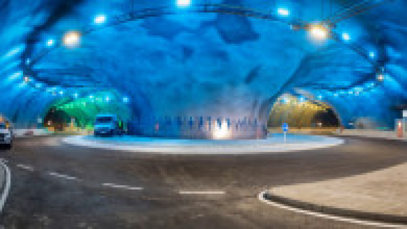 Sensul giratoriu și tunelurile construite pe fundul Oceanului Atlantic în Feroe FOTO: Profimedia Images | Poza 6 din 7