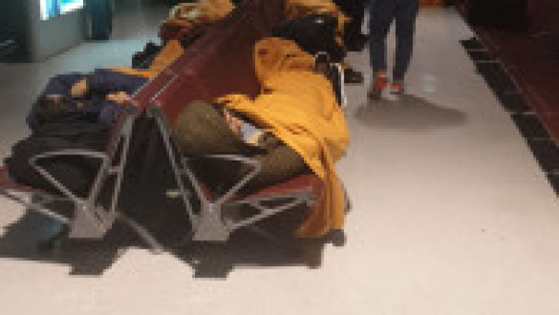 oameni blocati aeroport Liege nou 201219 (1) | Poza 1 din 6