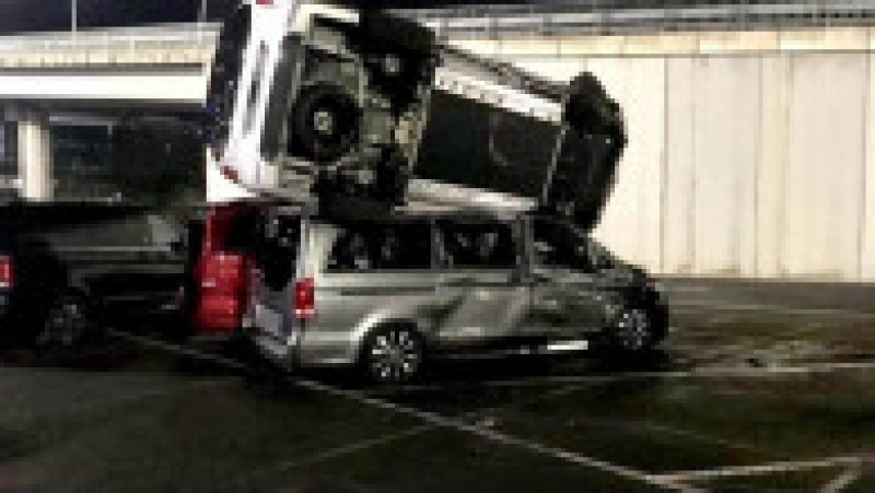 Un angajat concediat de la o fabrică Mercedes-Benz a distrus 69 de mașini nou-nouțe. FOTO: autogreek.news | Poza 2 din 2