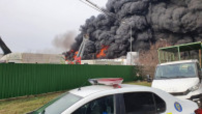 Incendiu uriaș la un depozit de materiale reciclabile din Buzău FOTO: Mediafax | Poza 2 din 4