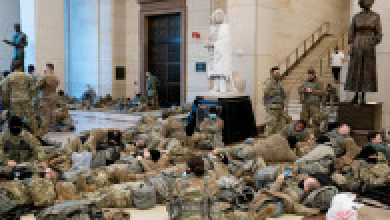 Militari din Garda Naţională a SUA dorm în Capitoliul SUA. Foto: Profimedia Images | Poza 39 din 45