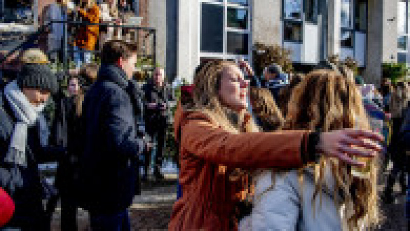 Bere și distracție în plină stradă, fără a ține seama de pandemie, de Ziua Îndrăgostiților, la Amsterdam Foto: Profimedia | Poza 9 din 11