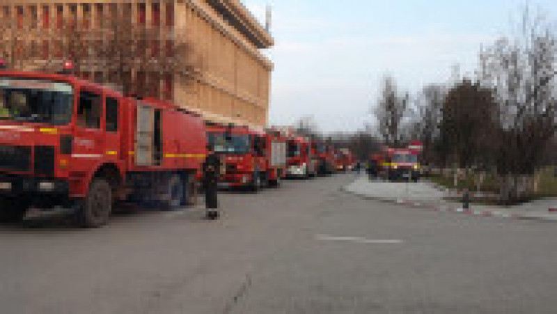Incendiu la rectoratul Universității Politehnice din București. Foto: ISU București-Ilfov | Poza 1 din 3