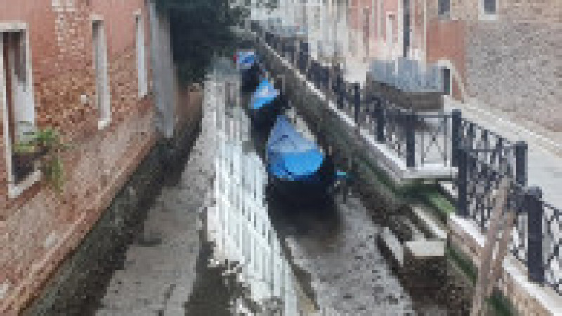 Gondole eșuate pe fundul unui canal secat din Veneția. Foto: Profimedia Images | Poza 6 din 6