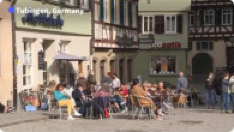 Oamenii se testează în orașul Tuebingen din Germania. Foto: Profimedia | Poza 2 din 5