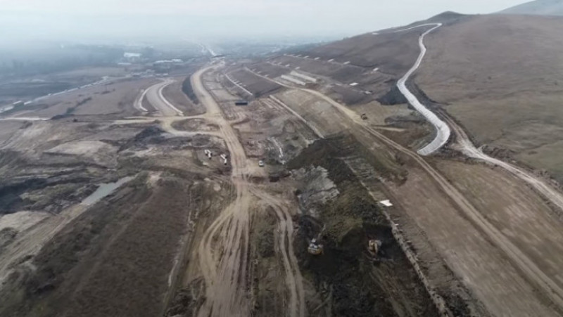 Filmare aeriană realizată pe lotul 2 al Autostrăzii A10, Alba Iulia-Aiud. FOTO: captura Youtube