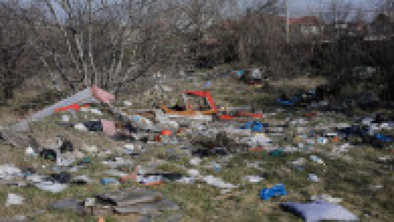Teren viran cu deșeuri ilegale, pe șoseaua Fundeni din București. Foto: Inquam Photos / George Călin | Poza 2 din 7