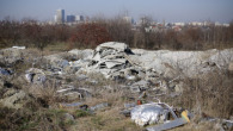 Teren viran cu deșeuri ilegale, pe șoseaua Fundeni din București. Foto: Inquam Photos / George Călin | Poza 3 din 7