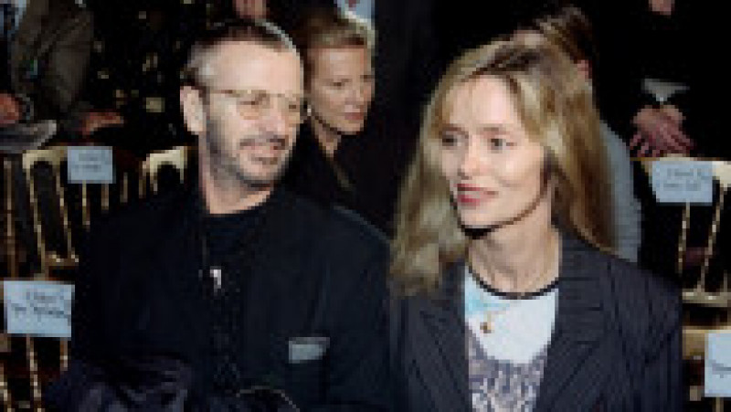 Ringo Starr, fost membru al trupei Beatles, este căsătorit din 1981 cu una dintre „fetele Bond”, Barbara Bach. Fotografia cu cei doi a fost făcută la 15 octombrie 1997, la o prezentare de modă Foto: Profimedia | Poza 8 din 12