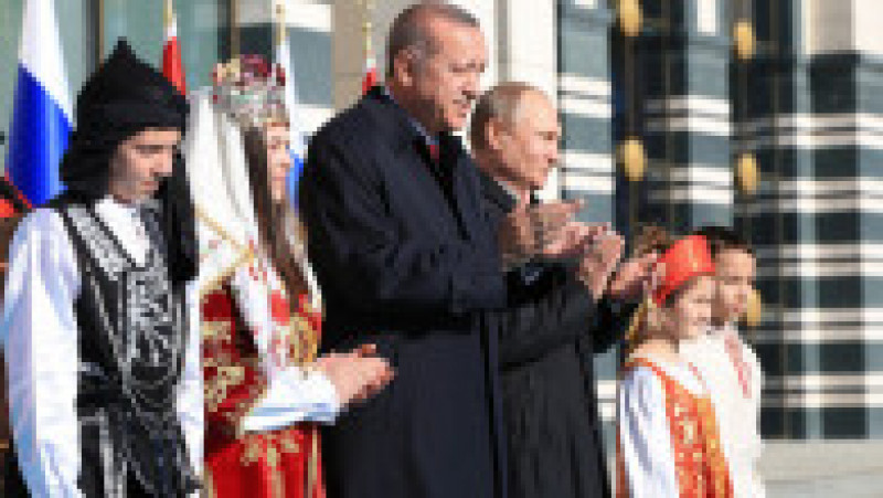 3 aprilie 2018. Președintele turc Recep Erdogan, și omologul rus, Vladimir Putin, urmăresc de la Ankara, prin videoconferință, inagurarea lucrărilor pe șantierul centralei nucleare Akkuyu, pe care rușii o construiesc în sudul Turciei Foto: Profimedia | Poza 6 din 6