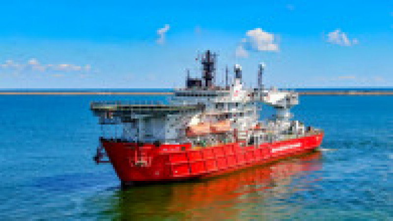 Nava Falcon a Grupului de Servicii Petroliere a intervenit pentru salvarea echipajului ucrainean. Foto: GSP | Poza 6 din 8