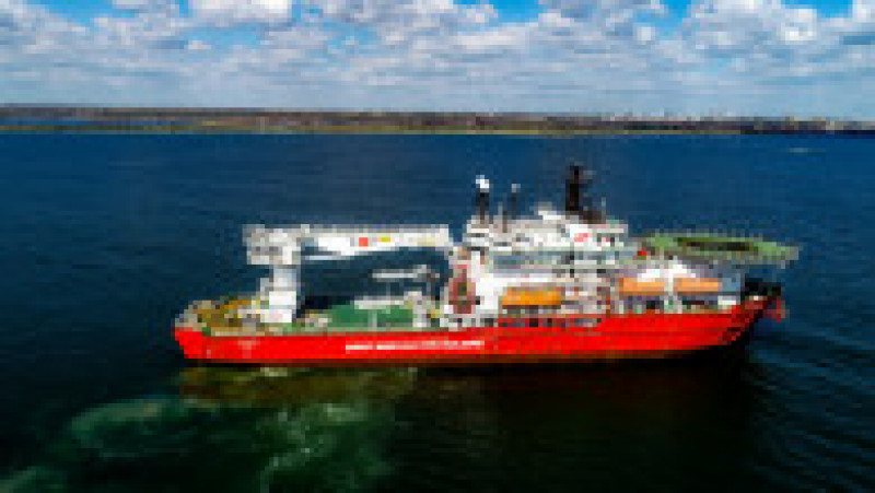 Nava Falcon a Grupului de Servicii Petroliere a intervenit pentru salvarea echipajului ucrainean. Foto: GSP | Poza 5 din 8
