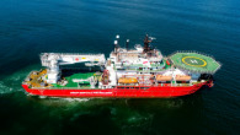 Nava Falcon a Grupului de Servicii Petroliere a intervenit pentru salvarea echipajului ucrainean. Foto: GSP | Poza 2 din 8