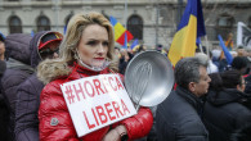 Protest anti-UE și împotriva restricțiilor la București. Foto: Inquam Photos / Octav Ganea | Poza 1 din 11
