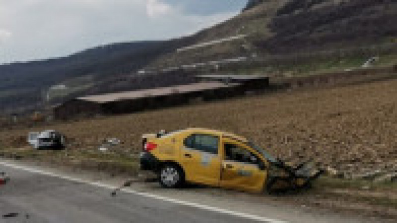 Accident grav: Trei morți și o femeie încărcinată rănită, după impactul frontal dintre două mașini pe DN1. Foto: Info Trafic Județul Sibiu | Poza 1 din 6