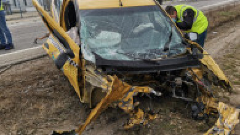 Accident grav: Trei morți și o femeie încărcinată rănită, după impactul frontal dintre două mașini pe DN1. Foto: Info Trafic Județul Sibiu | Poza 5 din 6