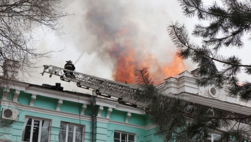 8 chirurgi ruși au continuat operația pe cord deschis în timpul unui incendiu FOTO: Profimedia Images