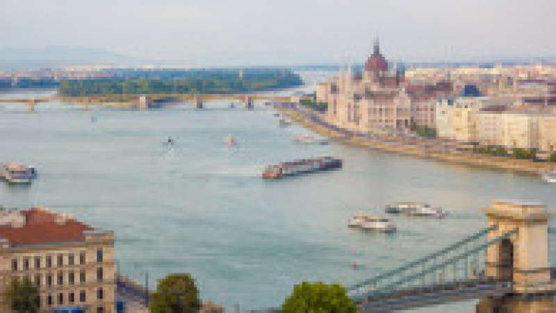 Vedere de ansamblu asupra Budapestei, cu Insula Margareta de pe Dunăre și clădirea Parlamentului Foto: Profimedia | Poza 8 din 8