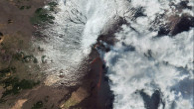 Imaginile surprinse de satelitul Sentinel-5P al UE au surprins mișcarea emisiilor de sufl provenite de la vulcanul Etna pe o distanță de mii de kilometri. FOTO: The European Space Agency | Poza 4 din 5
