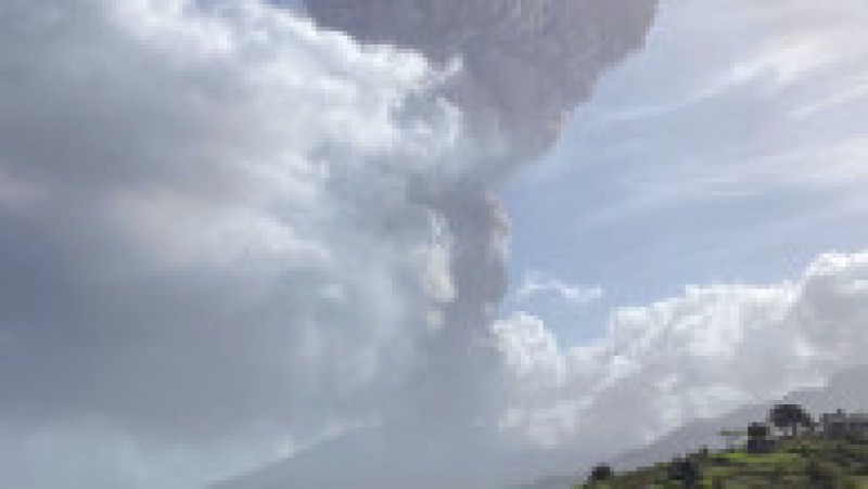Erupția vulcanului La Soufriere din Caraibe. Foto: Profimedia Images | Poza 4 din 6