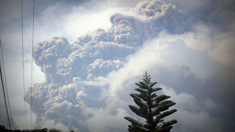 Vulcanul La Soufrière, de pe insula Saint Vincent, a erupt pe 9 aprilie, lăsând în urmă un peisaj apocaliptic. Foto: Profimedia