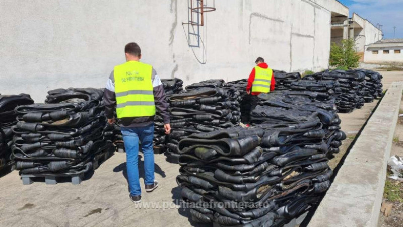 Container din Marea Britanie încărcat cu 25 de tone de deșeuri de cauciuc, găsit în Portul Constanța. FOTO: Politia de Frontiera