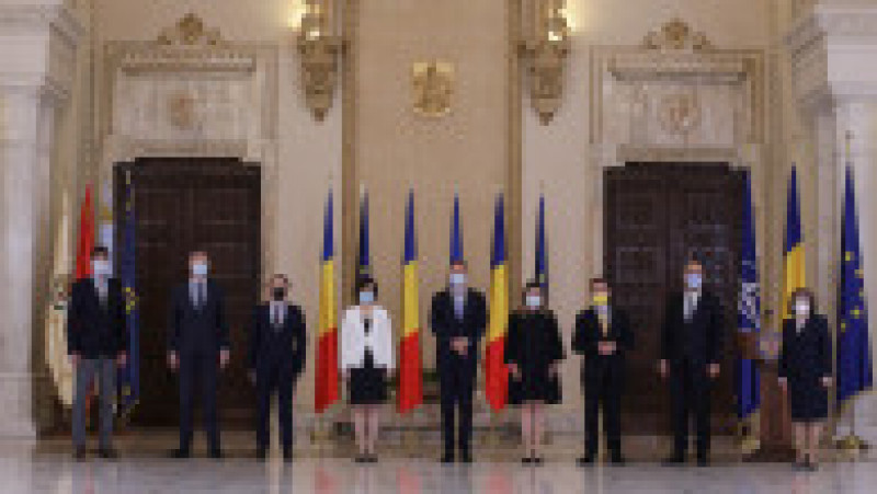 Ioana Mihăilă a depus jurământul ca ministru al sănătății în prezența președintelui Klaus Iohannis. Foto: Inquam Photos / Octav Ganea | Poza 1 din 6