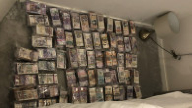 Bani găsiți în locuințele infractorilor. Foto: Met police London | Poza 2 din 5