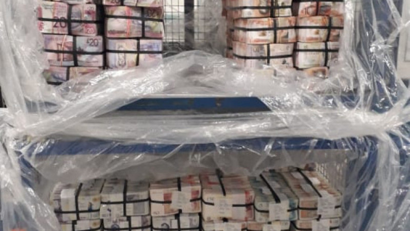 Polițiștii au confiscat în total peste 5 milioane de lire sterline din spălare de bani. Foto: Met Police London