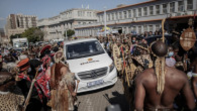 Parada poporului Zulu, cu o zi înainte de înmormântarea reginei lor FOTO: Profimedia Images | Poza 5 din 10