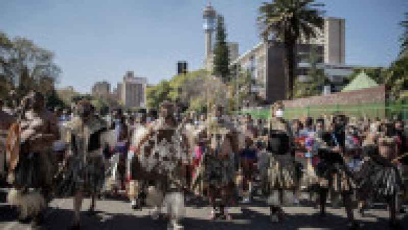 Parada poporului Zulu, cu o zi înainte de înmormântarea reginei lor FOTO: Profimedia Images | Poza 2 din 10