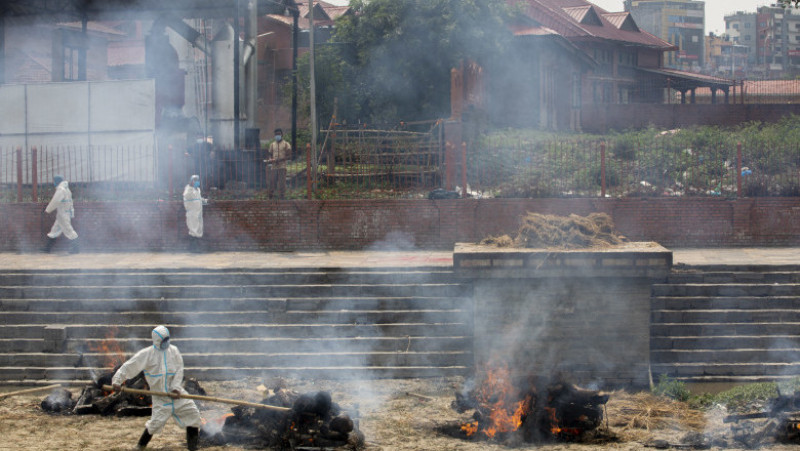 Nepal a ajuns în pragul unui colaps sanitar, fiind lovit de un puternic val Covid. FOTO: Agerpres