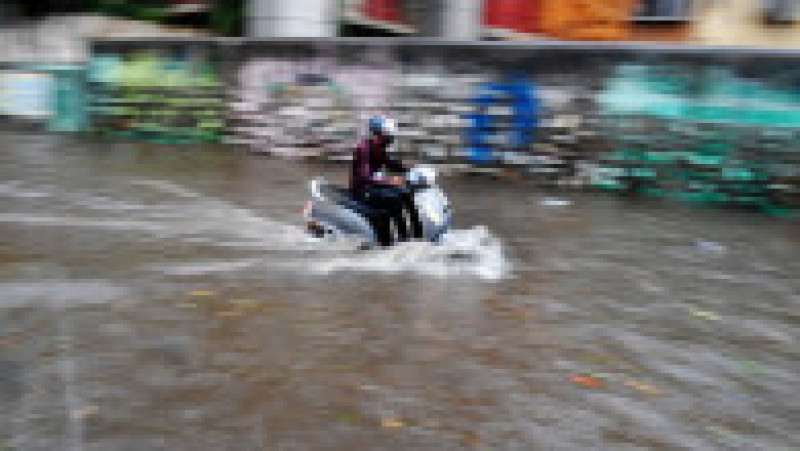 Statul indian Gujarat se pregătește să fie lovit de ciclonul Tauktae, cea mai puternică furtună care a lovit regiunea în ultimii 25 de ani. Sursa foto: AFP PHOTO / NOAA/CIRA/RAMMB / HANDOUT / Profimedia Images | Poza 5 din 9