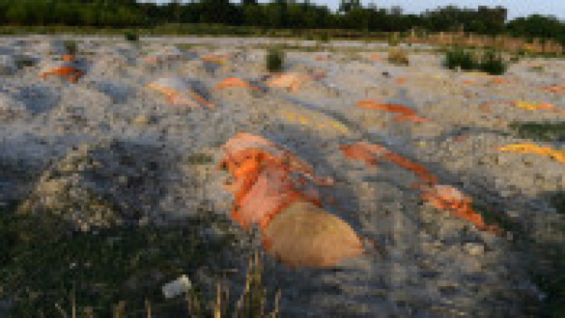 Cum s-a umplut de cadavre fluviul sacru al Indiei FOTO: Profimedia Images | Poza 3 din 34