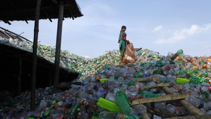Producţia mondială de deşeuri din plastic ar putea creşte cu 41% până în 2030. Foto: Profimedia Images