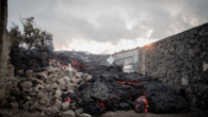 Stradă din Goma îngropată sub lavă, după erupţia vulcanulu Nyiragongo. Foto: AFP/Profimedia Images | Poza 4 din 13
