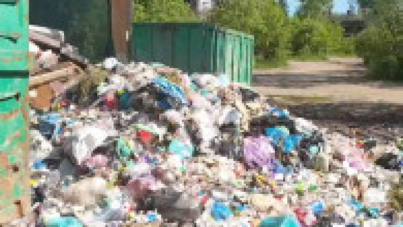 Garda de Mediu a găsit 100 de tone de deșeuri aruncate pe platforma Nitramonia Făgăraș. FOTO Facebook Octavian Berceanu | Poza 2 din 4